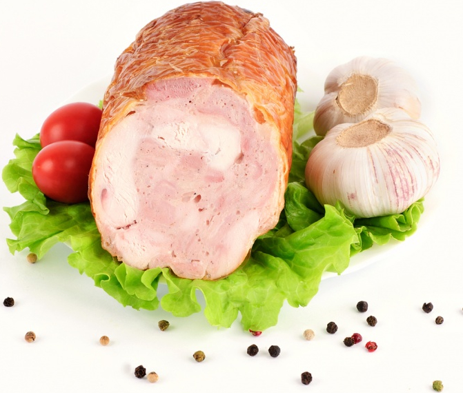 Копченая курица колбаса